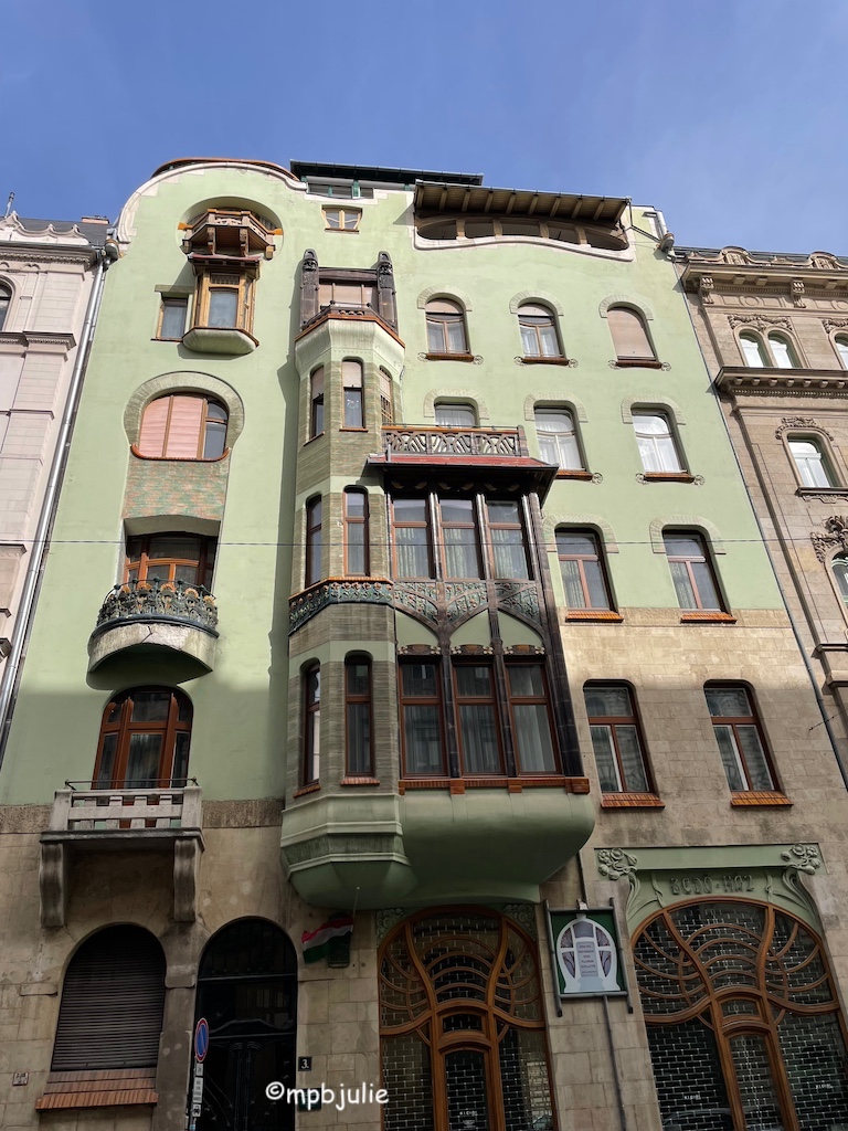 Builfing in art nouveau style